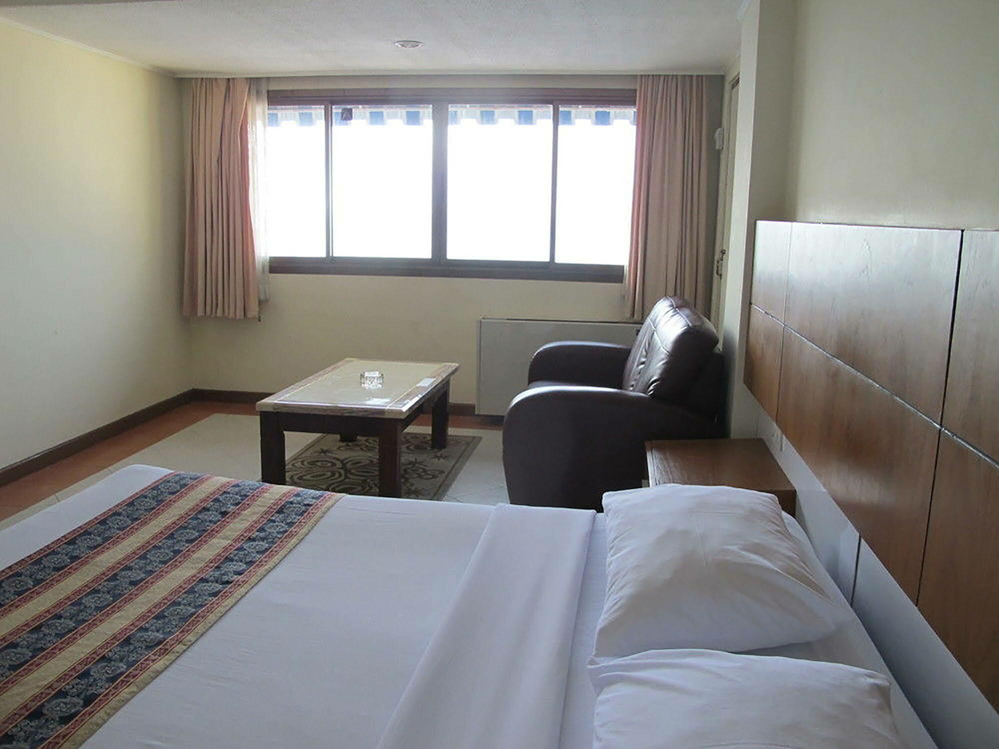 Diamond Beach Hotel Pattaya Exterior foto